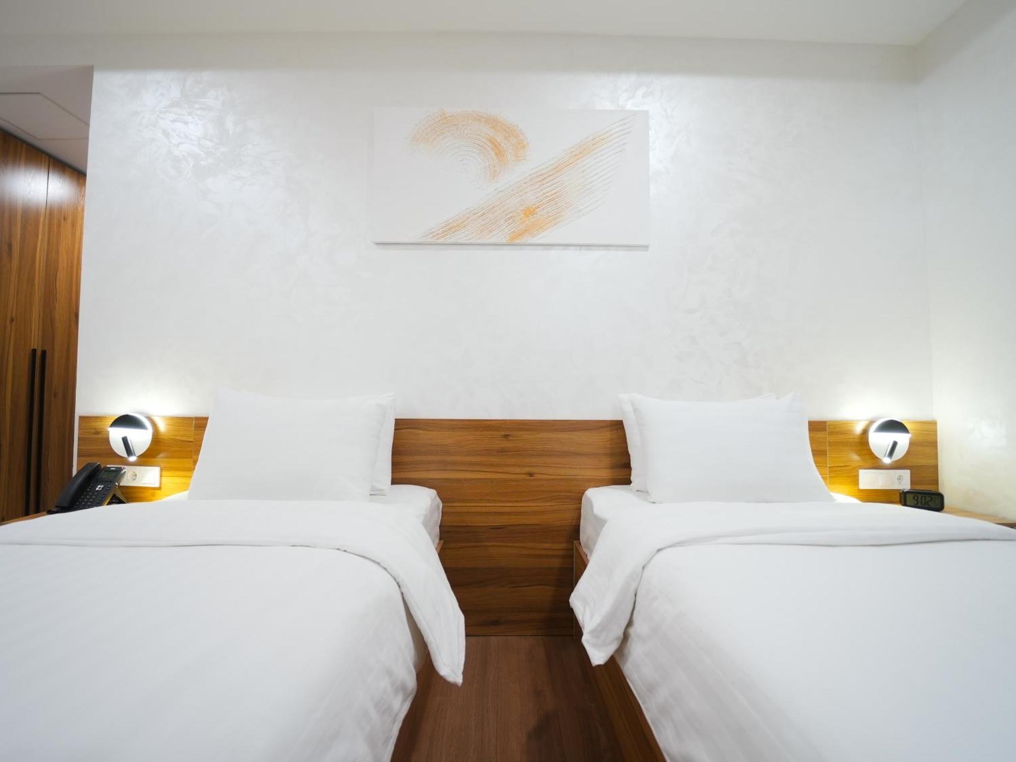 Avant Express Hotel Pool&Spa Tashkent Ngoại thất bức ảnh